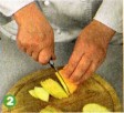 Салат из сыра помидоров с соусом пасто